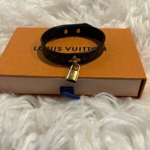 EUC Authentic Luis Vuitton Signature Wrap Bracelet 9.5 inches long